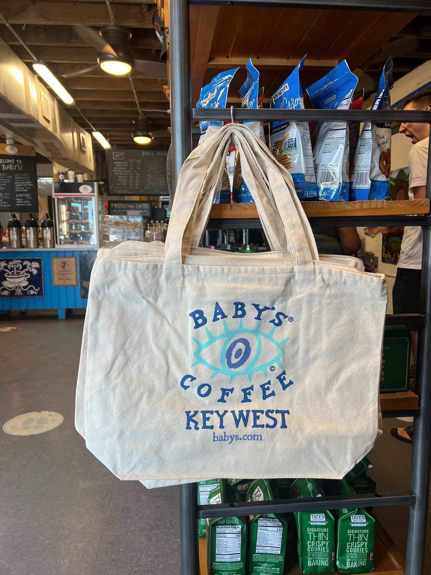 Beach tote bag with inside zipper pocket and shoulder straps